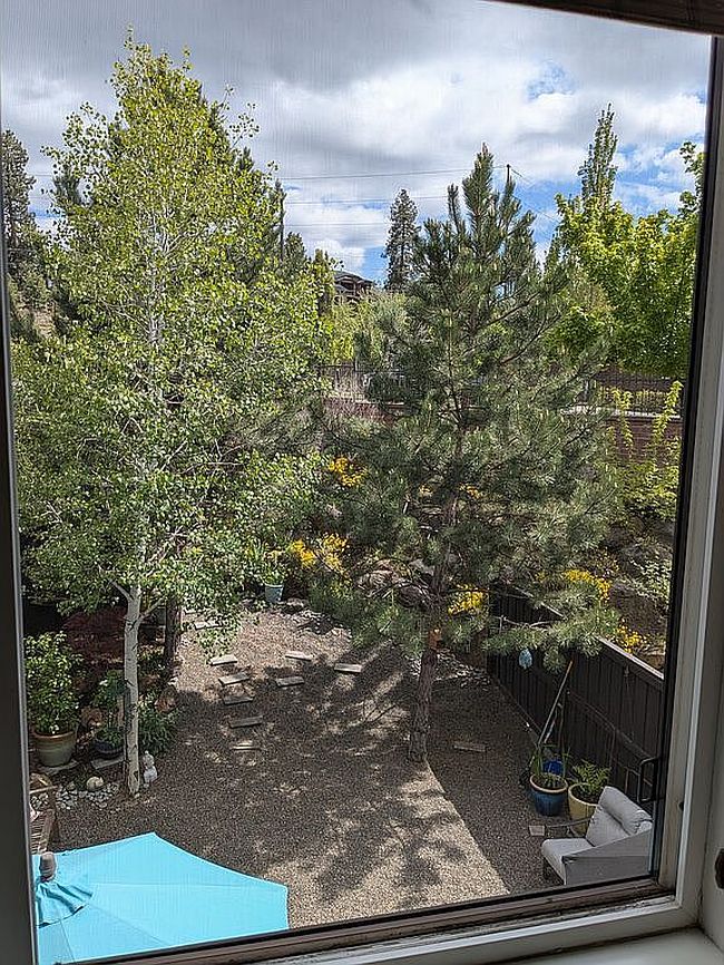 Image of 884 Sw Theater Dr