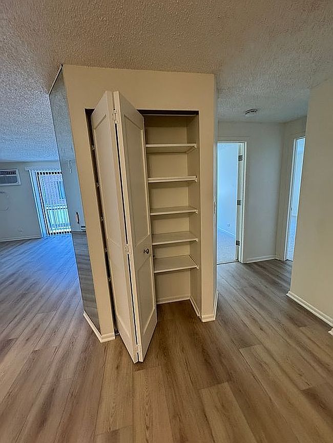 Additional photo 2 of property located at 2325 N Neva Ave Unit 311