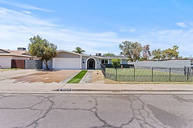 Preview of property located at 2106 W 8th Ave