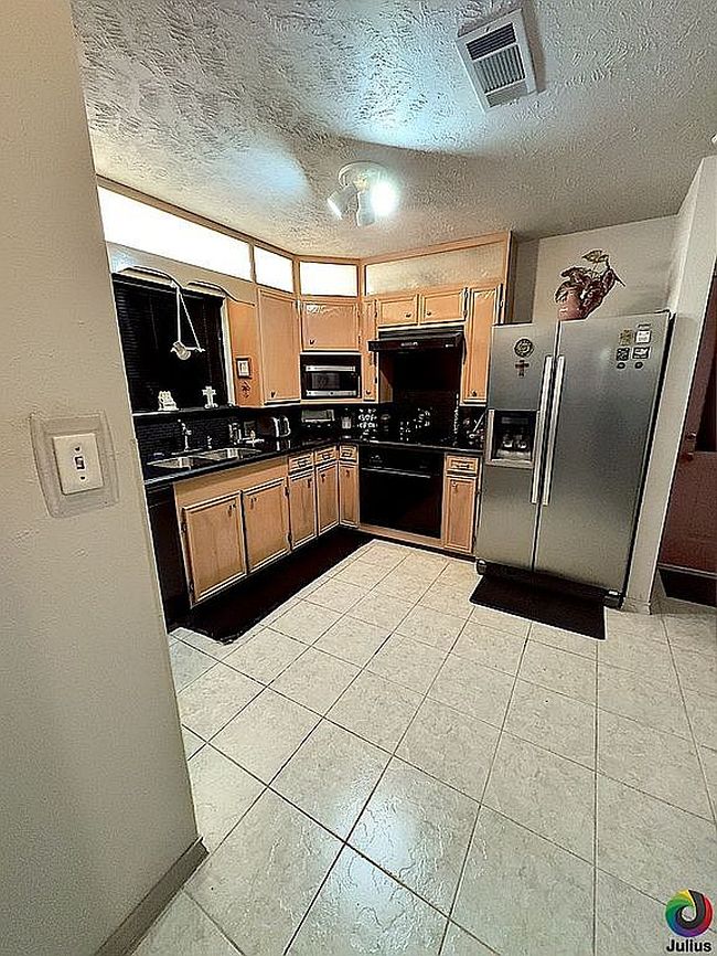 Photo of 1804 Avenue M, Nederland, TX