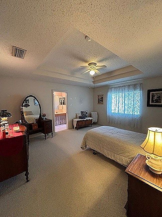 Photo of 3610 Bridgewood Dr, Jacksonville, FL