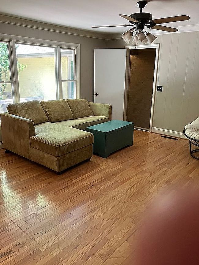 Additional photo 2 of property located at 505 Meadow Ln