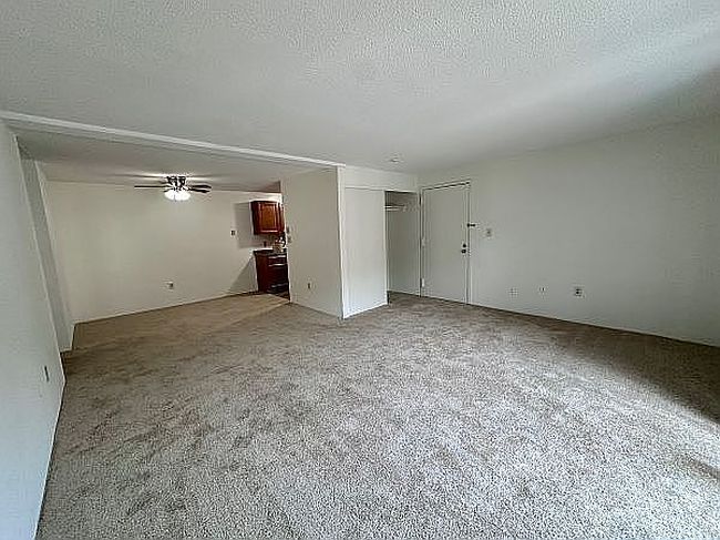 Photo of 6 Village Rock Ln Apt 17, Natick, MA