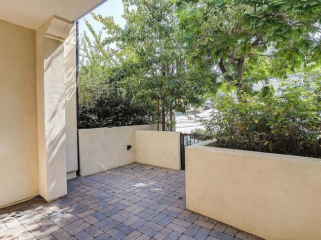 Image of 757 Silver Lake Blvd