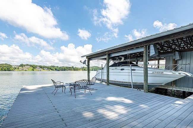 Photo of 4748 Scenic Point Dr, Louisville, TN