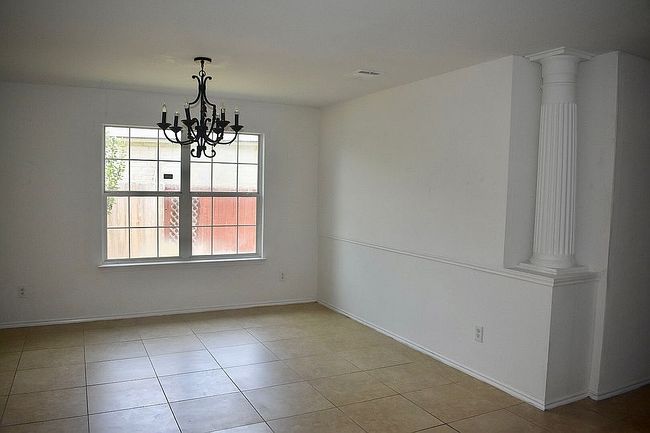 Photo of 19921 San Chisolm Dr, Round Rock, TX
