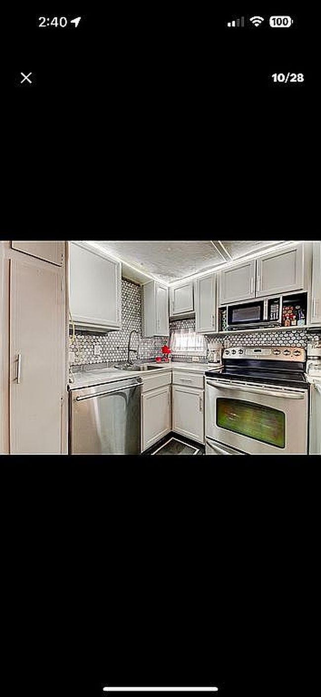 Photo of 4752 66th Ln N, Saint Petersburg, FL