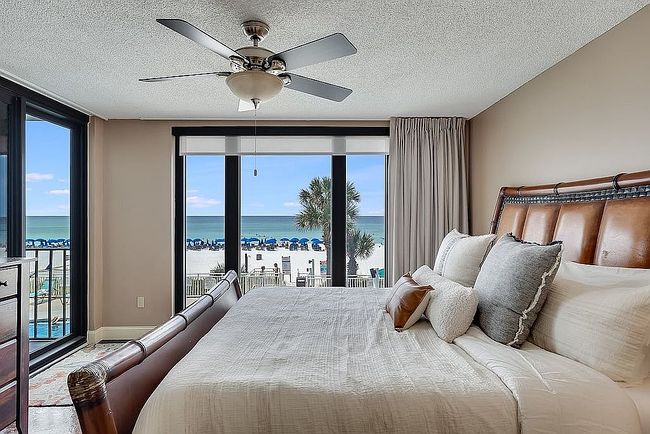 Preview of property located at 6201 Thomas Dr Unit 207