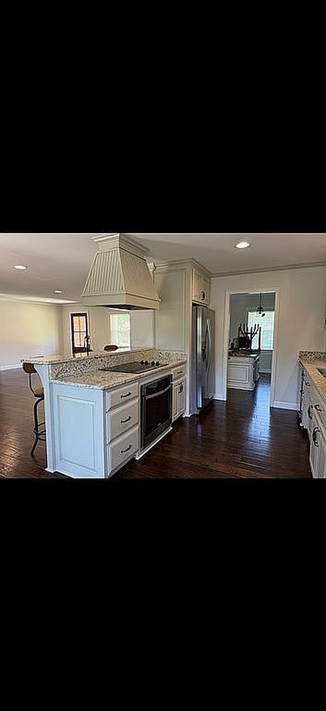 Additional photo 2 of property located at 2417 Meadowbrook Dr