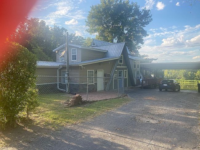 Photo of 1045 Carter Dr