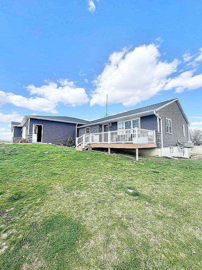 Image of 1601 Ginkgo Ave