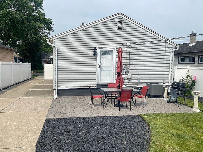 Photo of 1571 University Ave, Lincoln Park, MI