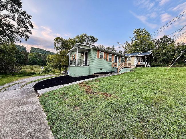 2516 W Beaver Creek Dr, Powell, TN