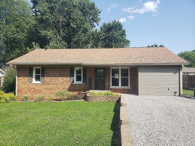 Photo of 10 Lambert Dr, Mount Carmel, IL