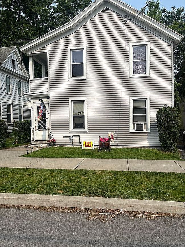 Image of 129 1st St