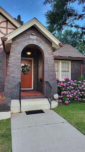 Additional photo 2 of property located at 1715 E Gonzalez St