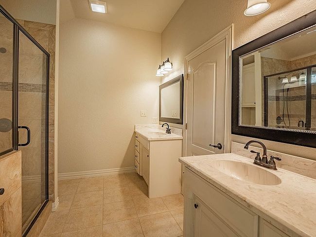 Photo of 3213 Crossbridge Cir, Granbury, TX