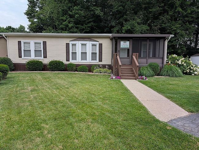 Photo of 2 Emerald Cir, Whitmore Lake, MI