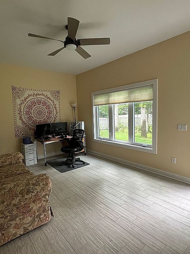 Photo of 5400 Greenridge Dr #18, Midland, MI