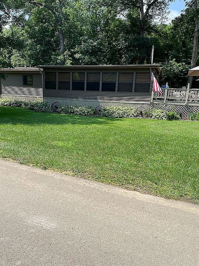 Photo of 39738 Hotita Dr, Bellevue, IA