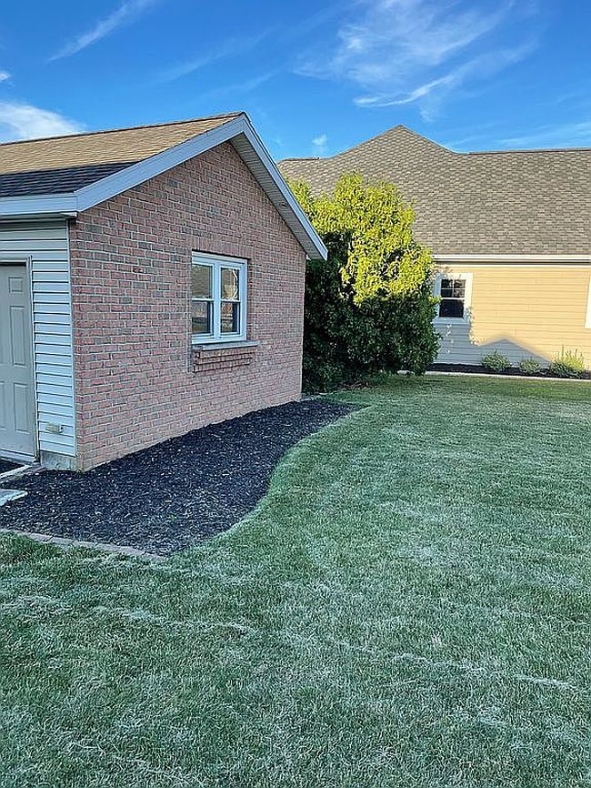 Photo of 1122 Carnation Dr, Wapakoneta, OH