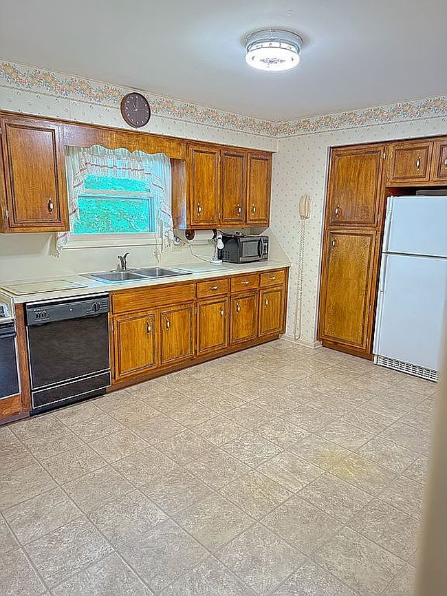 Photo of 14 Pinewood Pl, Albany, NY