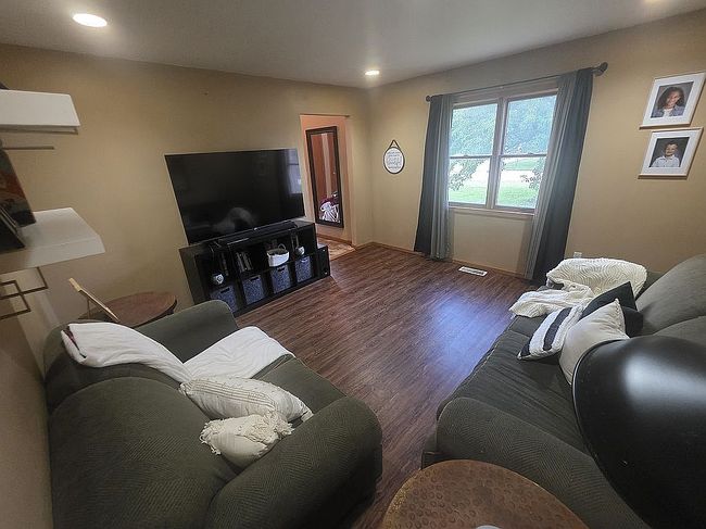 Additional photo 1 of property located at 45 Oak Ridge Dr