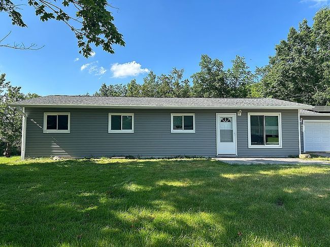 Photo of 784 Robinhood Dr, Aurora, OH