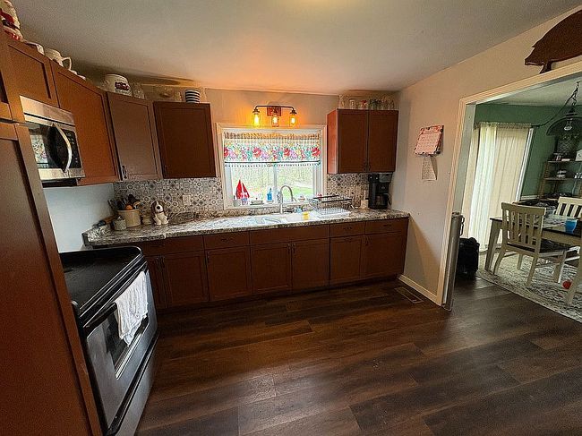 Photo of 499 E 3050th Ave, Ramsey, IL