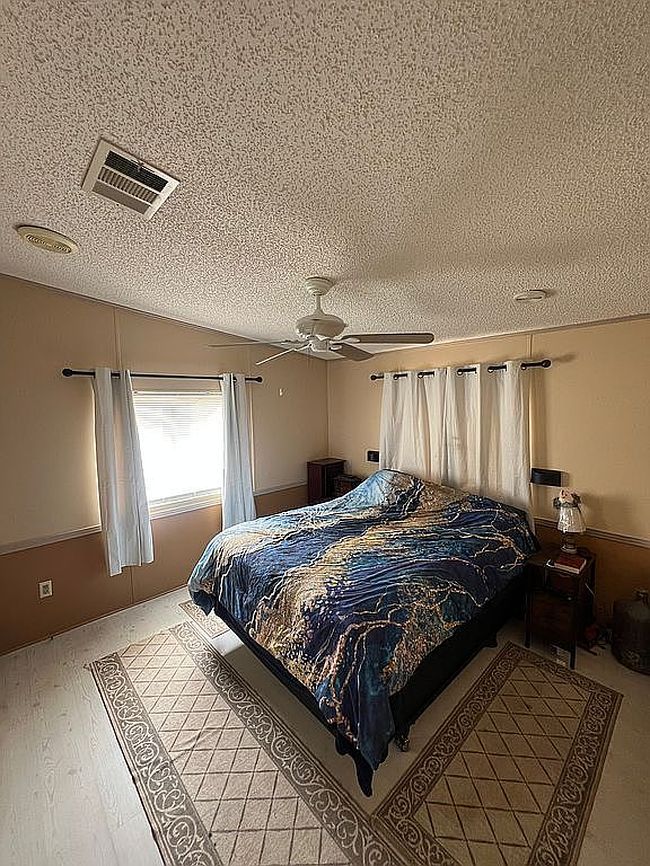 Photo of 228 Lakeside Garden Cir, Lake Wales, FL