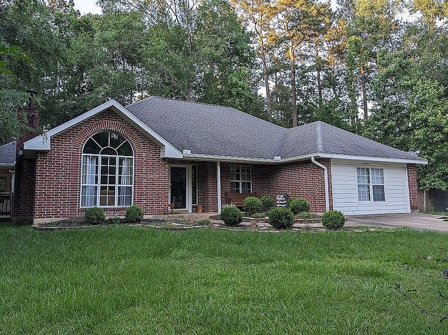 Photo of 216 N Lake Dr, Livingston, TX
