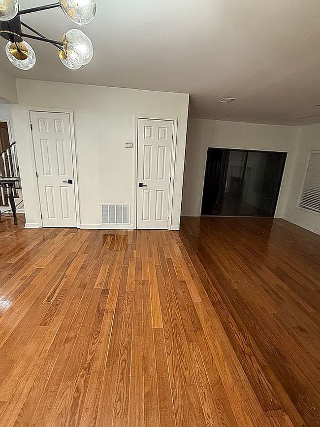 Image of 1090 Country Ct