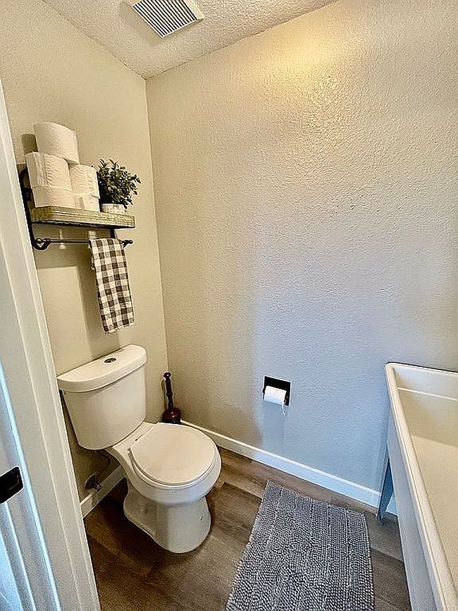 Additional photo 3 of property located at 1160 Valley View Rd