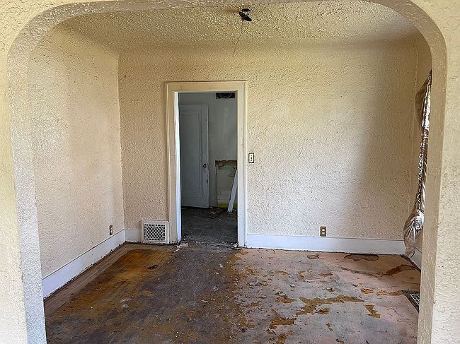 Image of 2410 Mallery St