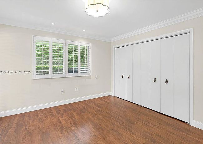 Additional photo 3 of property located at 6620 Windsor Ln #705