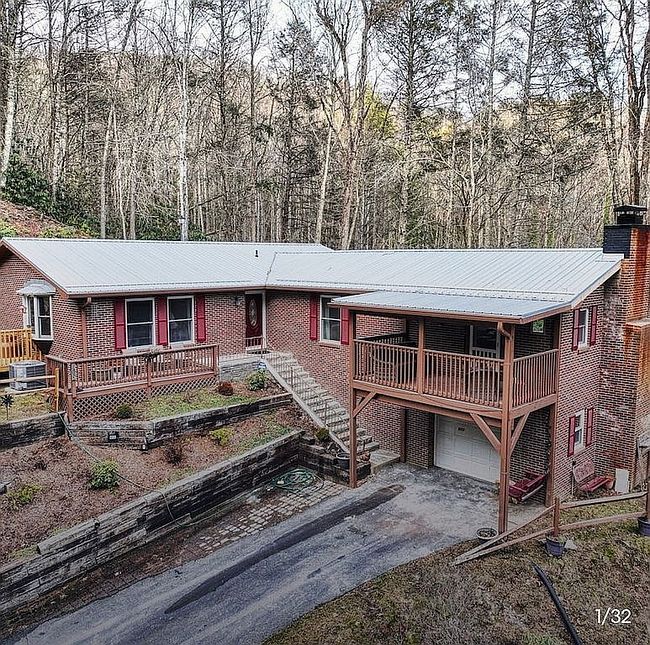 Photo of 913 Winterberry Trl