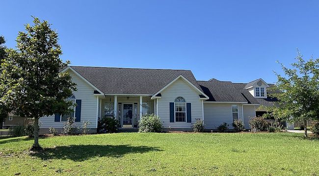 Photo of 102 Meadow Ct, Warner Robins, GA