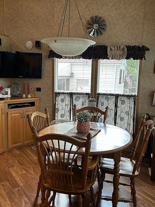 Additional photo 3 of property located at 12311 185th Ave Se #624