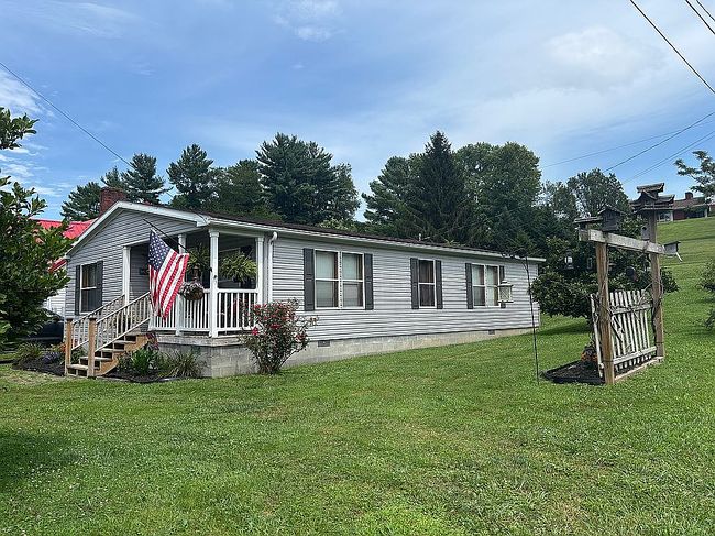 Photo of 911 Vicksburg Rd, Buckhannon, WV
