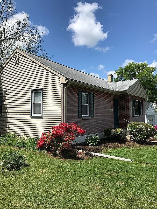 Photo of 116 Buttonwood Ln, Lancaster, PA