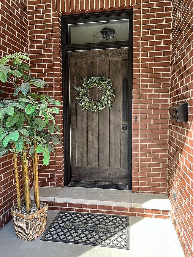 Preview of property located at 9 E Main St