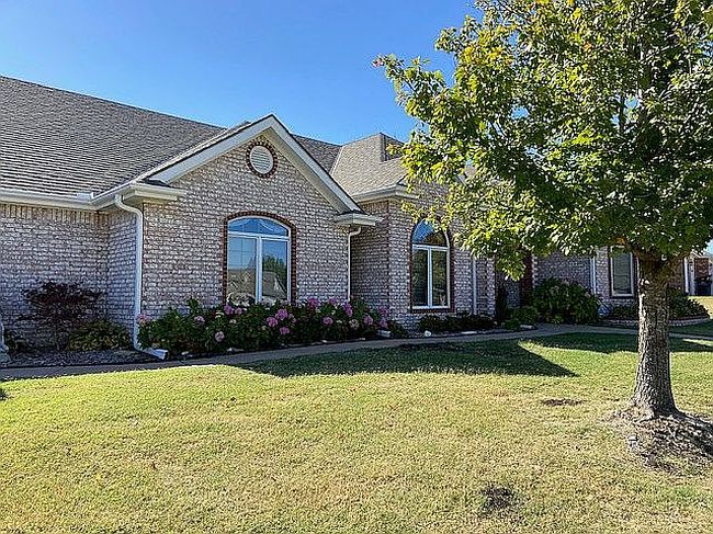 Image of 5565 Park Hill Dr
