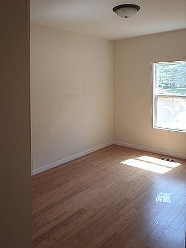 Photo of 916 S Larkspur Ln, Bloomington, IN