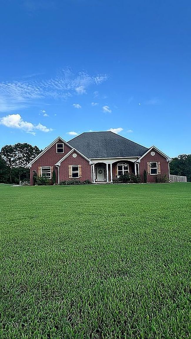 Image of 621 E Newberry Rd