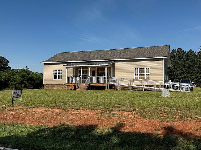 Photo of 376 Skippers Lodge Rd