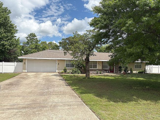 Image of 824 N Poplar Ln