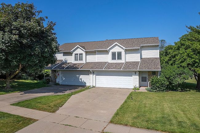 Photo of 996 22nd Ave, Coralville, IA