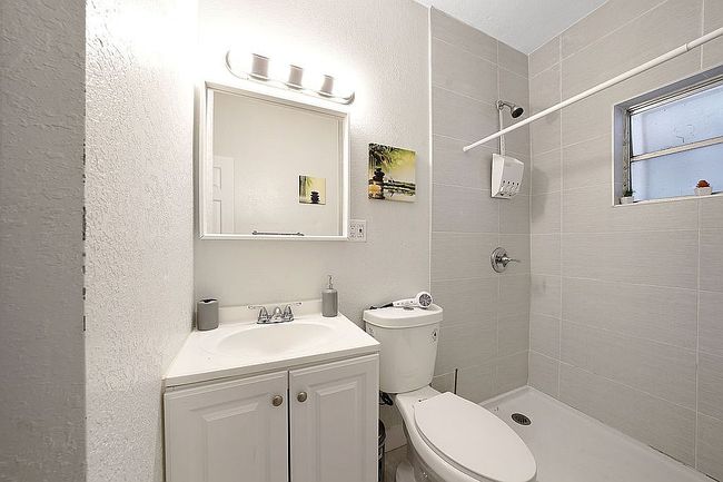 Additional photo 2 of property located at 1727 Nw 4th St