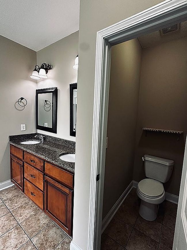 Photo of 231 Grove Ln, Kathleen, GA