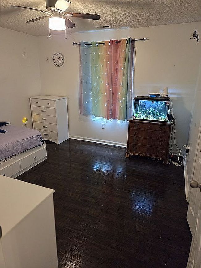 Image of 8913 Gosnell Dr
